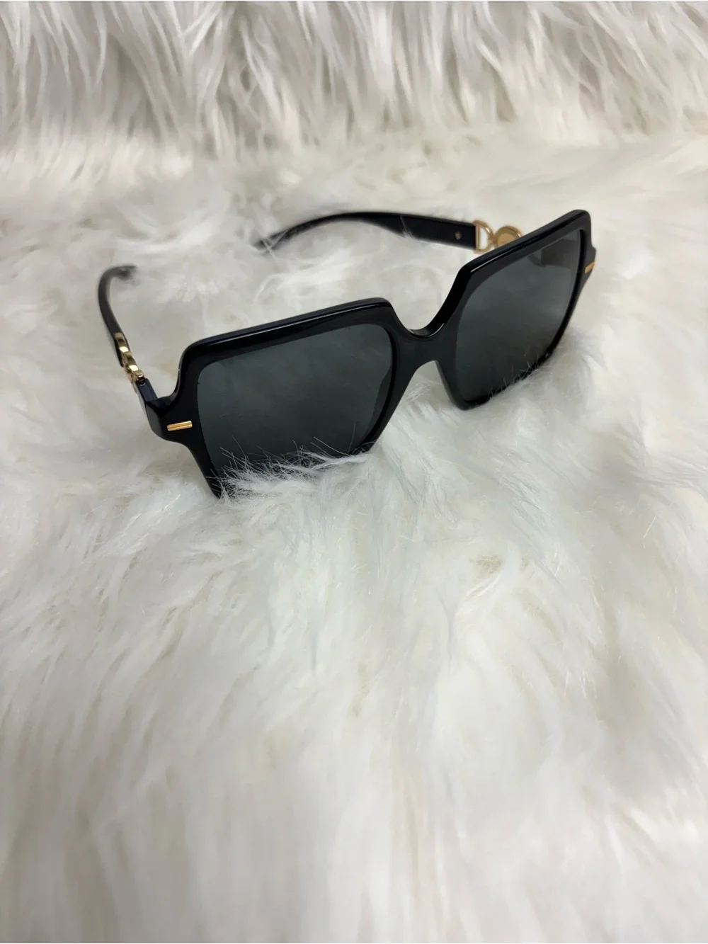 * | Versace | VE4441 Women's Sunglasses in Black. Size 55mm.